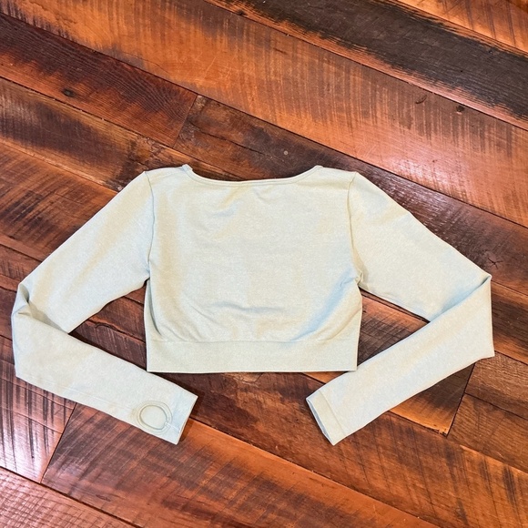 Bo+Tee Long Sleeve Crop Top Mint Green Size Small - Picture 3 of 5